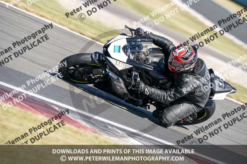 donington no limits trackday;donington park photographs;donington trackday photographs;no limits trackdays;peter wileman photography;trackday digital images;trackday photos